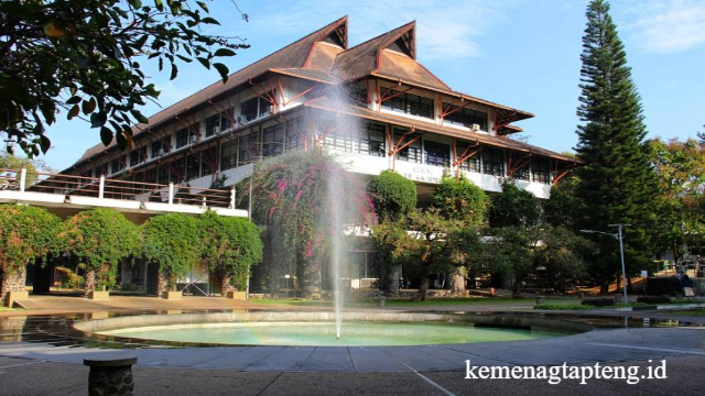 Daftar Rekomendasi Universitas Terbaik Di Bandung