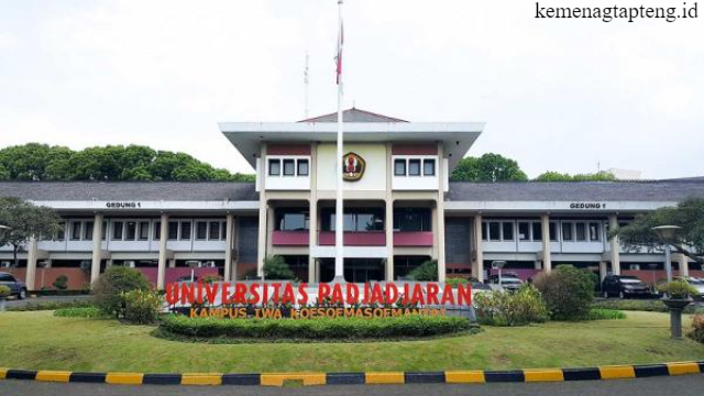 Daftar 5 Universitas Hukum Terbaik Di Indonesia